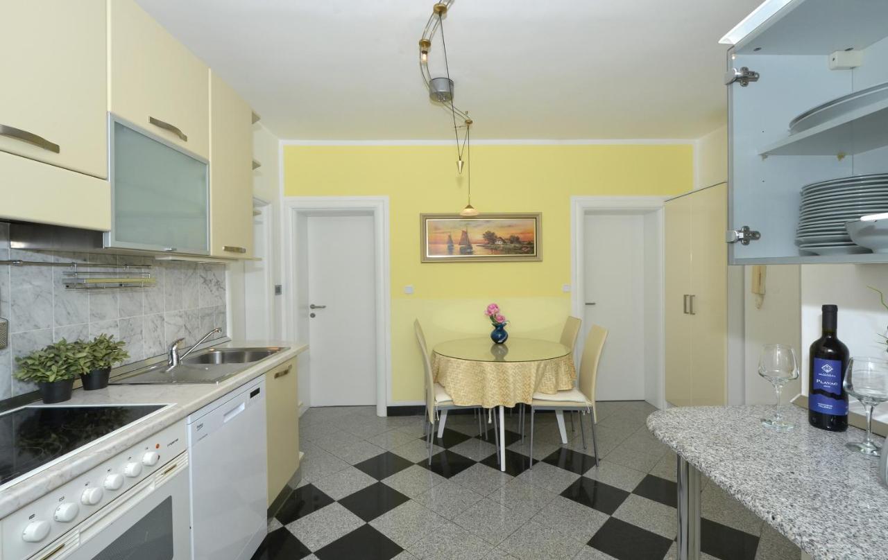 Villa Klaudia Trogir Extérieur photo